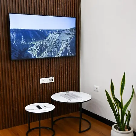 Square Apartment
