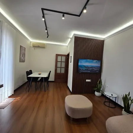 Apartment Square *